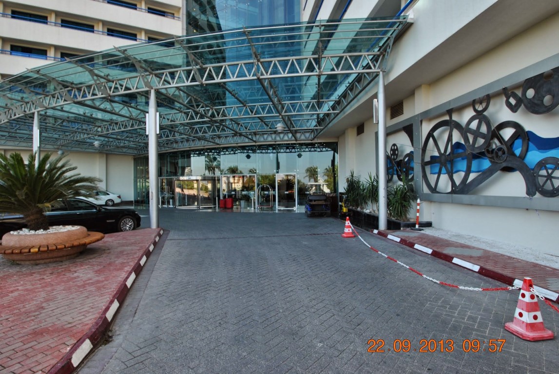 imagini hotel TITANIC LARA